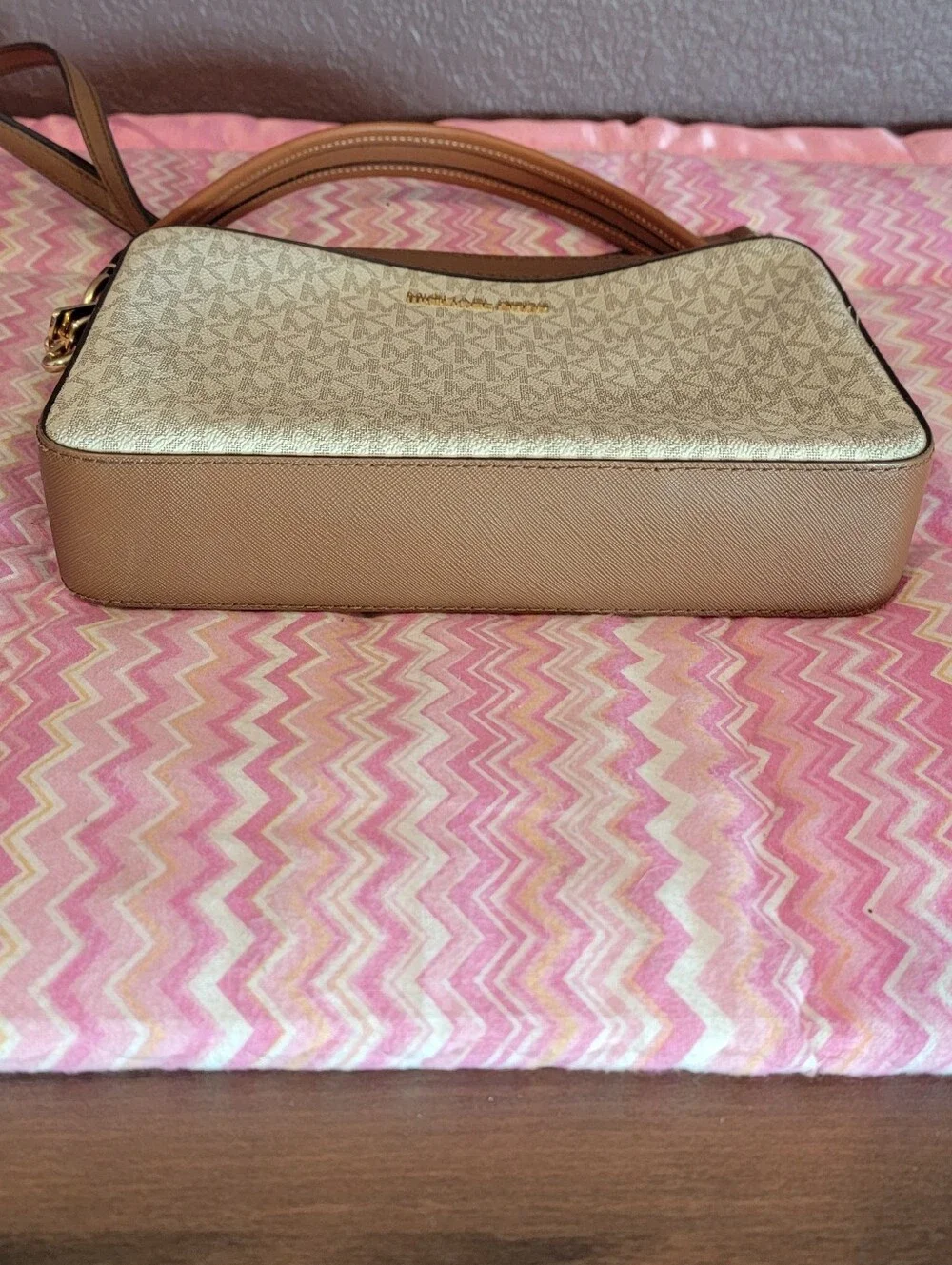 Michael Kors Jet Set Signature Logo Crossbody Bag Vanilla Acorn Brown